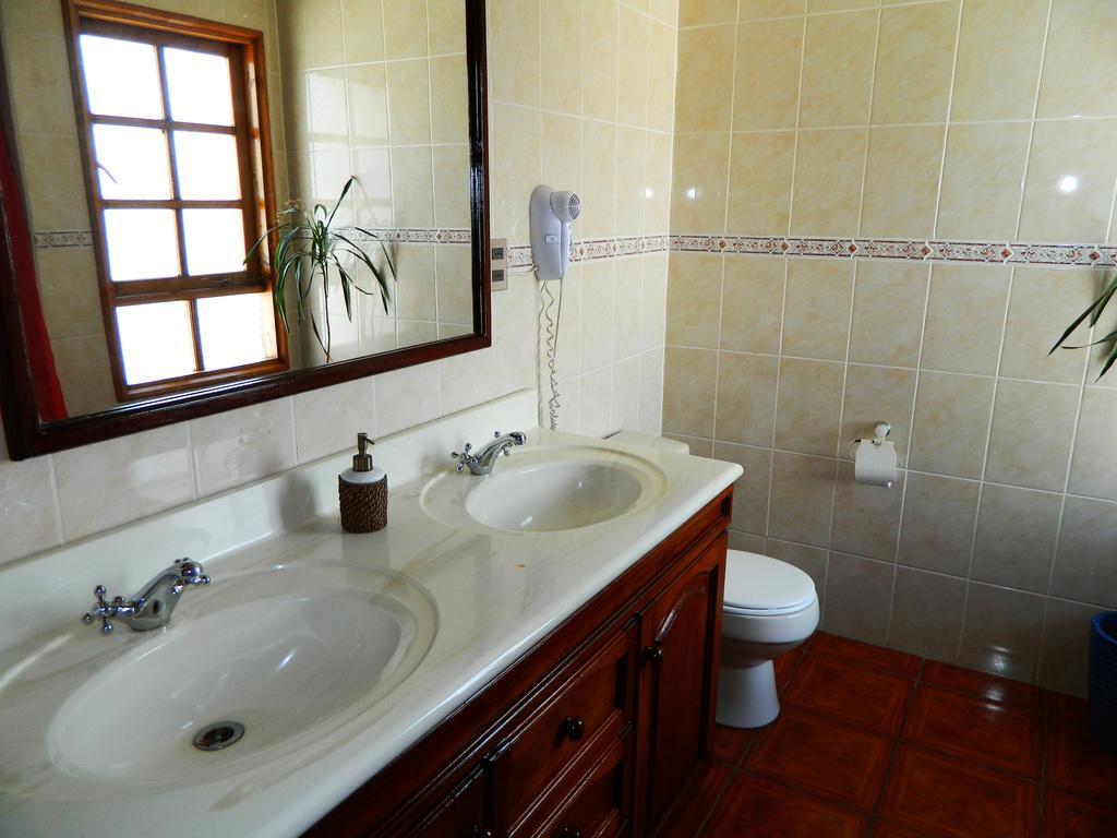 Hostal Torre De Babel Castro Room photo