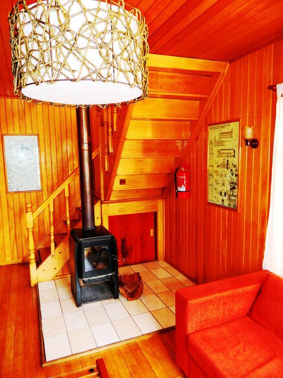 Hostal Torre De Babel Castro Exterior photo