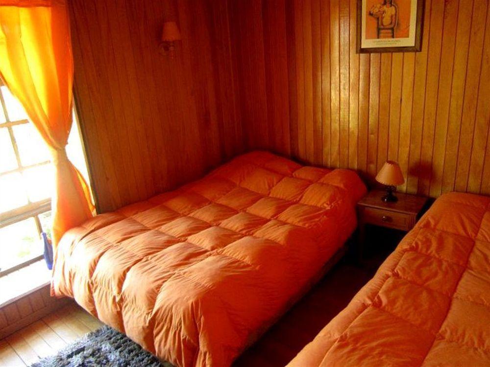 Hostal Torre De Babel Castro Exterior photo