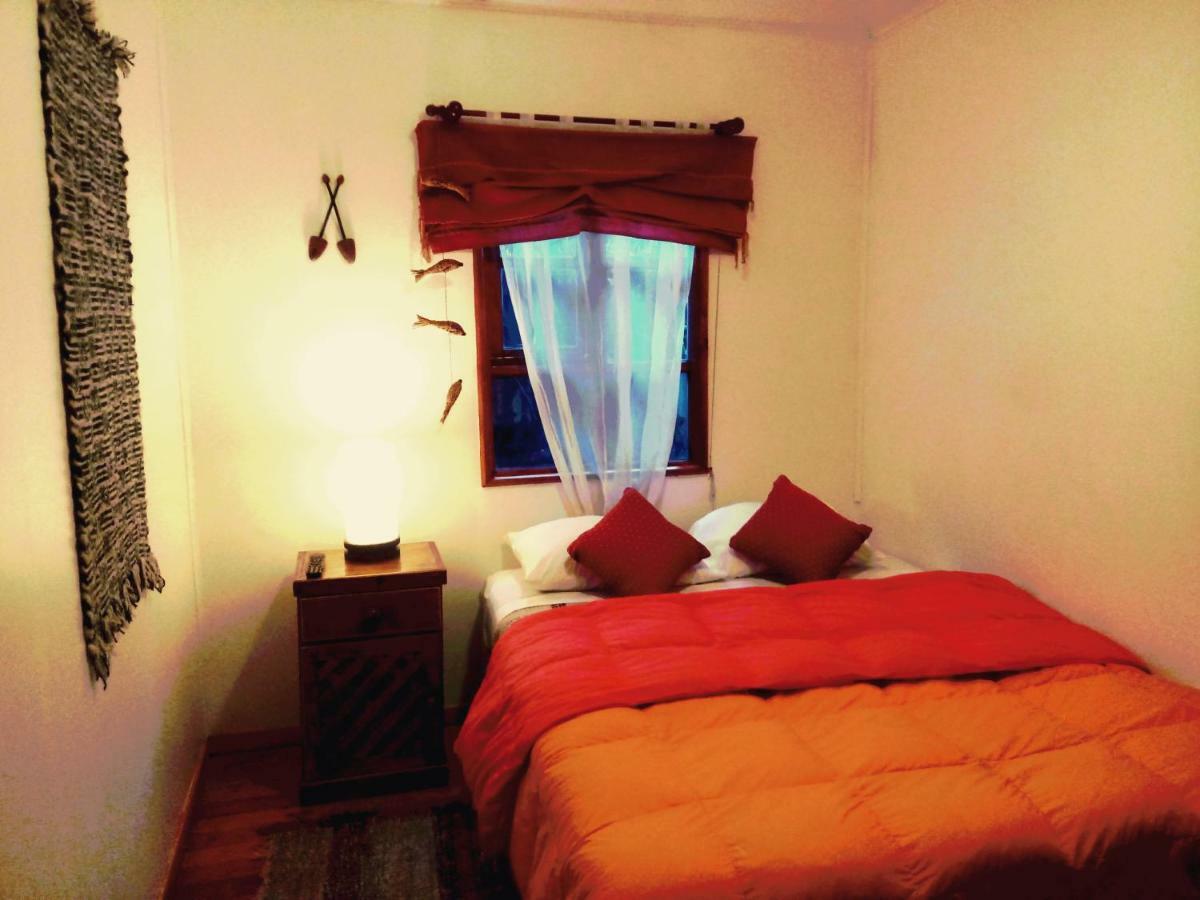 Hostal Torre De Babel Castro Exterior photo